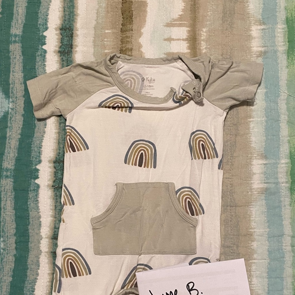 Kyte baby shortalls, good condition 12-18